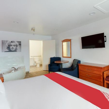 Oyo Hotel San Antonio Near At&T Center Екстер'єр фото
