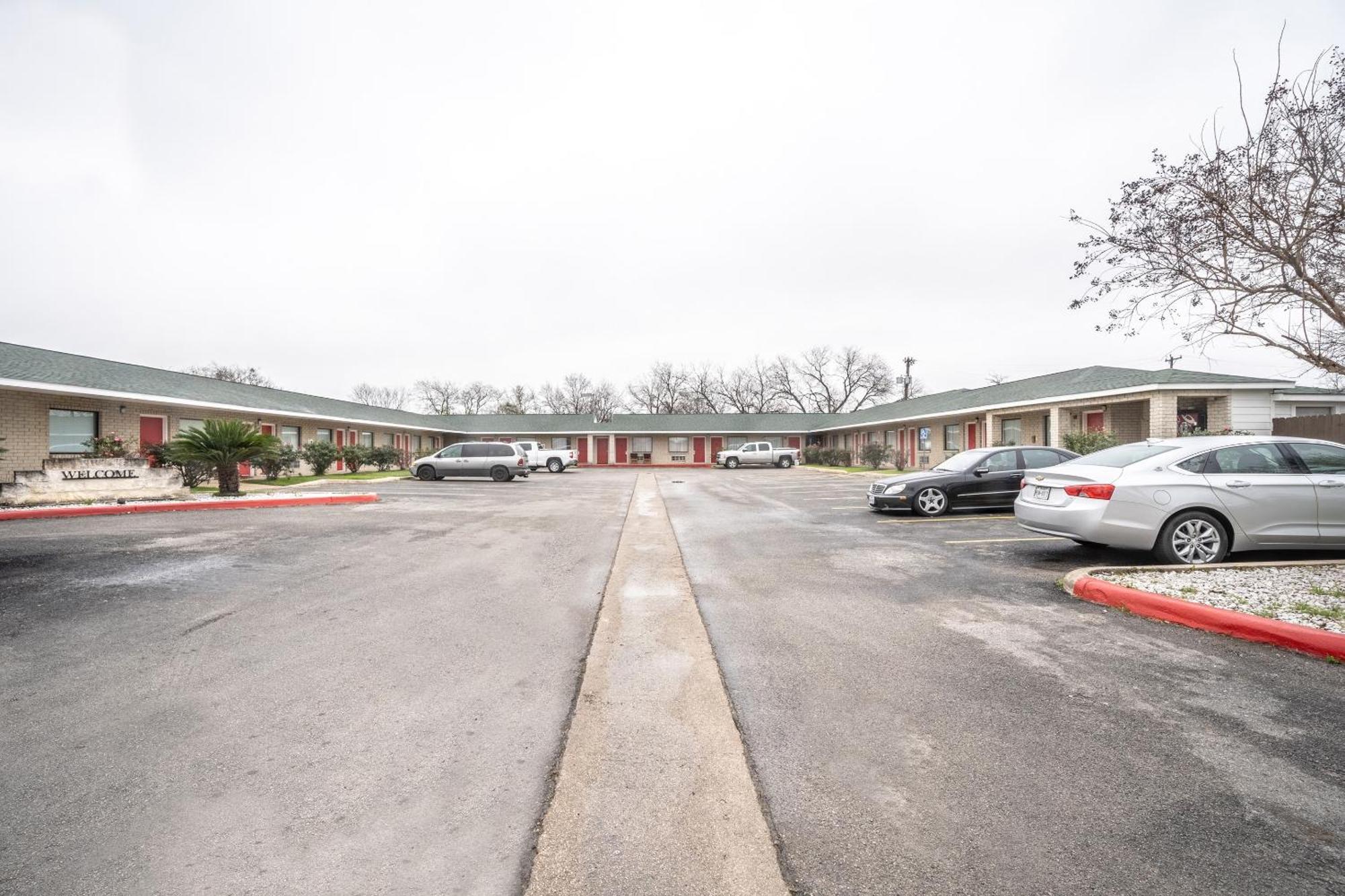 Oyo Hotel San Antonio Near At&T Center Екстер'єр фото